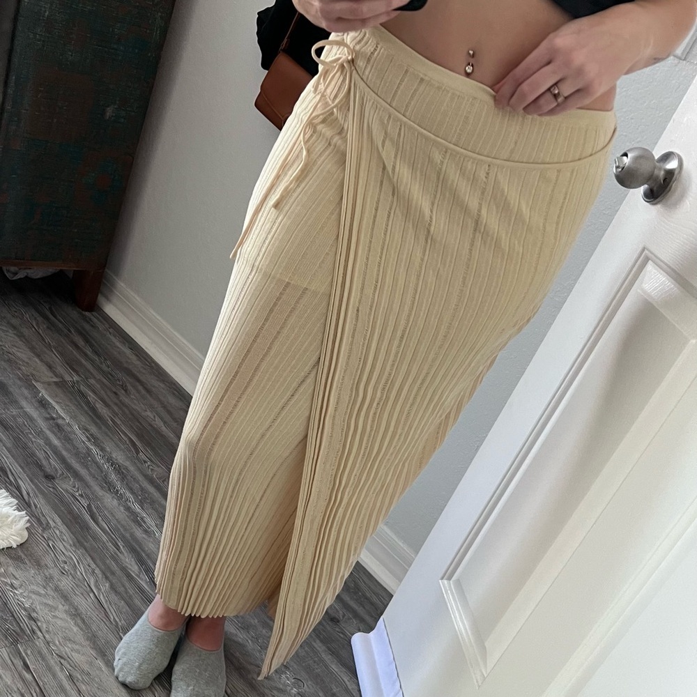 Zara Cream Pleated Wrap Maxi Skirt - Picture 2 of 6
